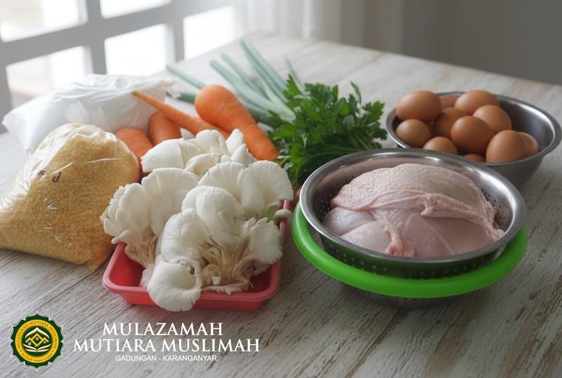Bekal Usaha Rumahan Santriwati Mutiara Muslimah Bedah Resep Industri Nugget Sehat
